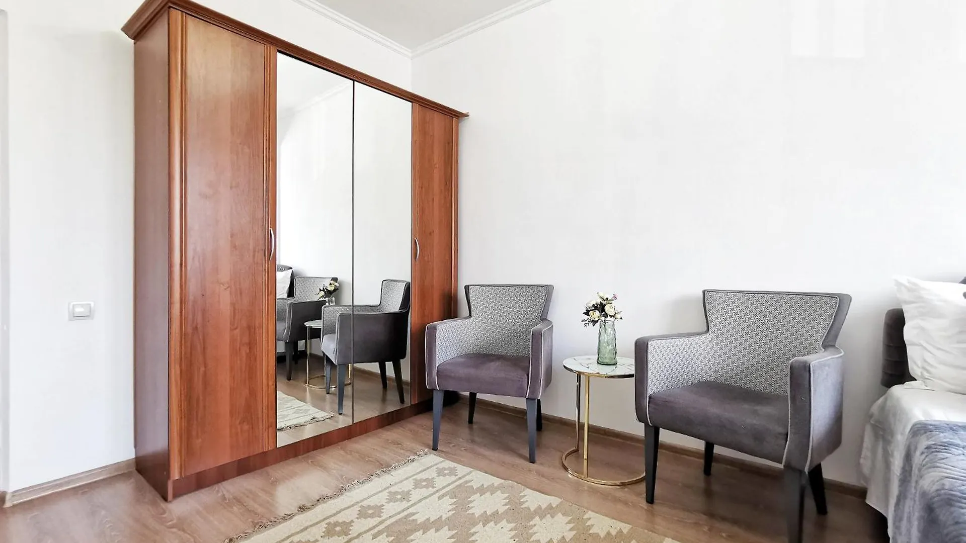 Apartament Dzhetysuskaya 4 Ałma Ata