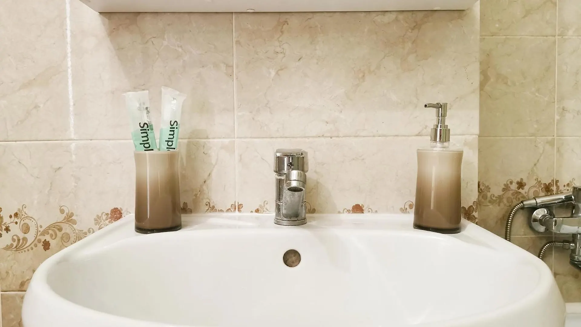 Apartament Dzhetysuskaya 4 Ałma Ata