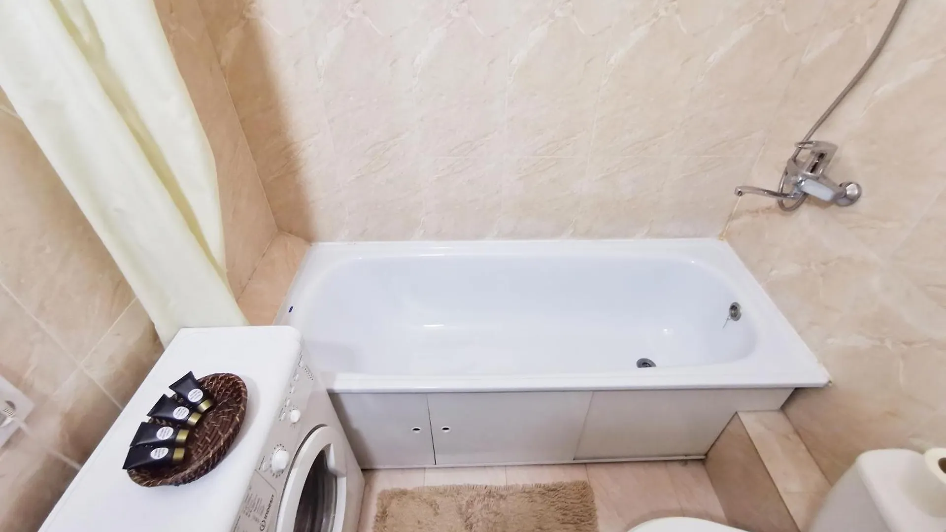Apartament Dzhetysuskaya 4 Ałma Ata